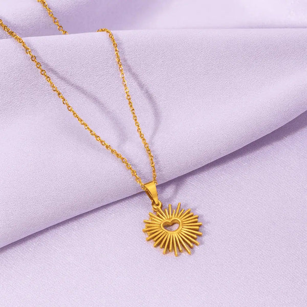 Golden Sunburst Heart Pendant Necklace – Waterproof and Anti-Tarnish